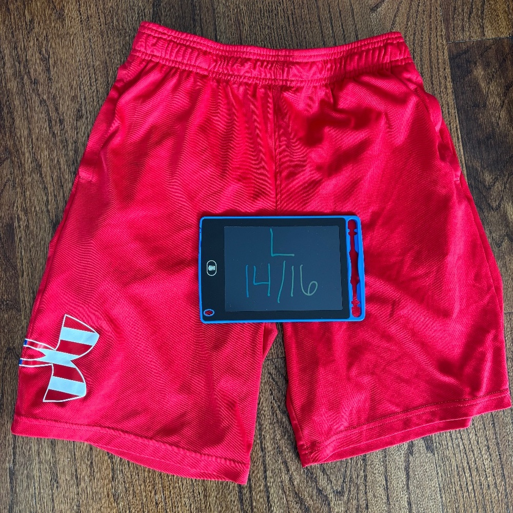 Boys Under Armour Shorts Size 14/16 Large